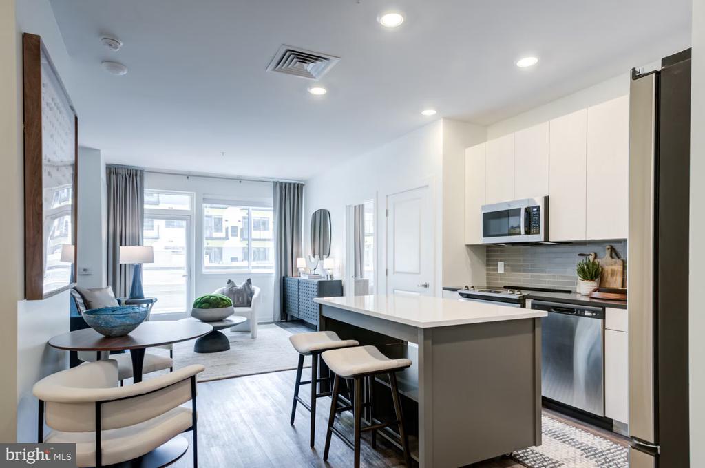 501-31 N COLUMBUS BOULEVARD 2313
