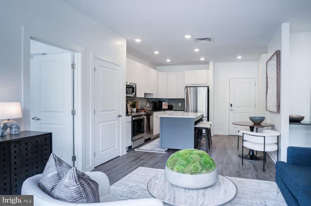 501-31 N COLUMBUS BOULEVARD 2313