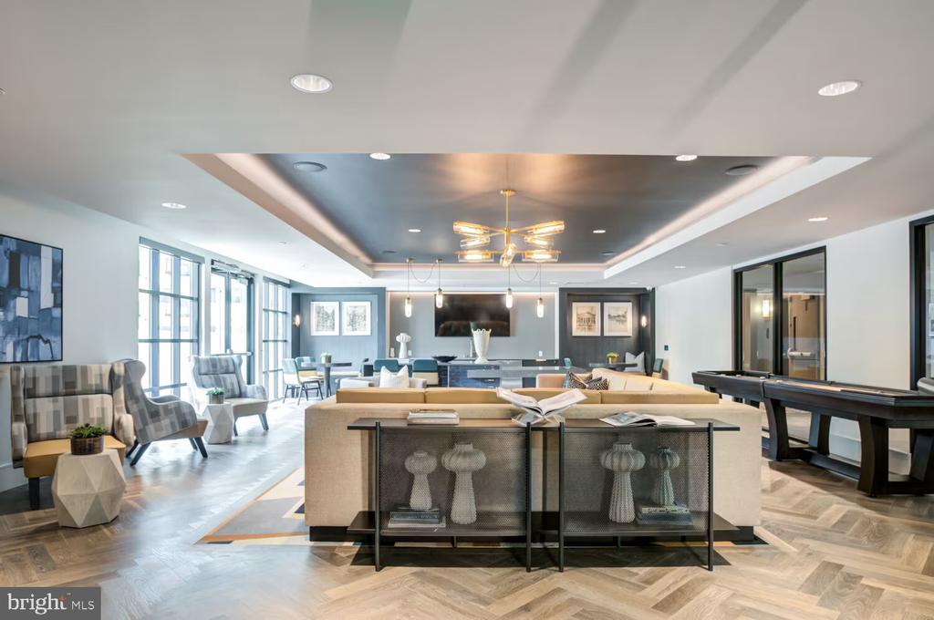 501-31 N COLUMBUS BOULEVARD 2313
