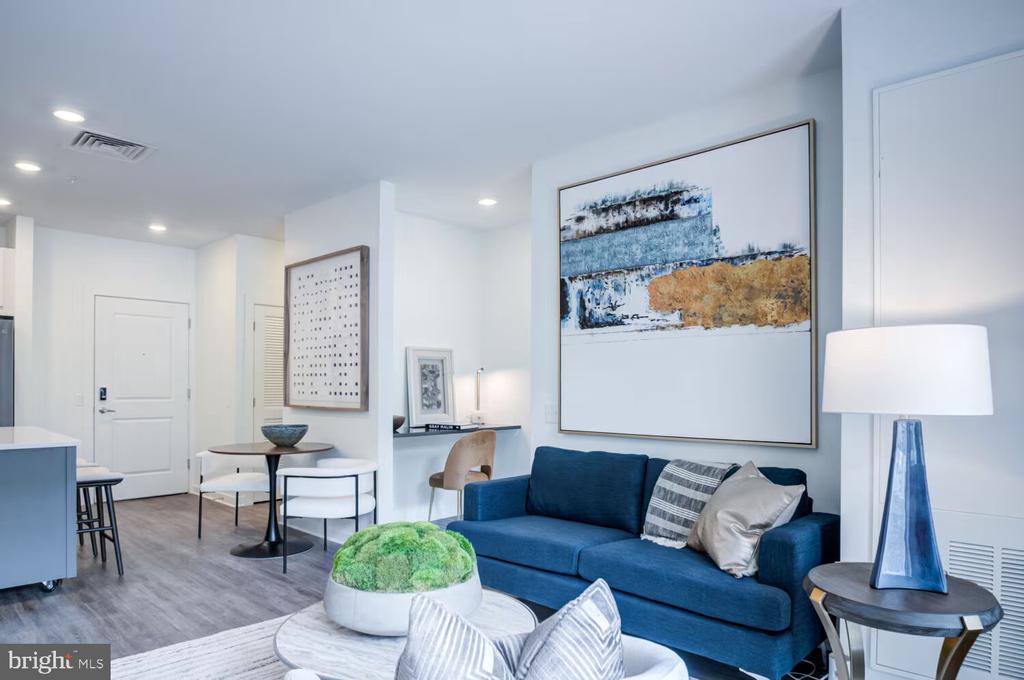 501-31 N COLUMBUS BOULEVARD 2313