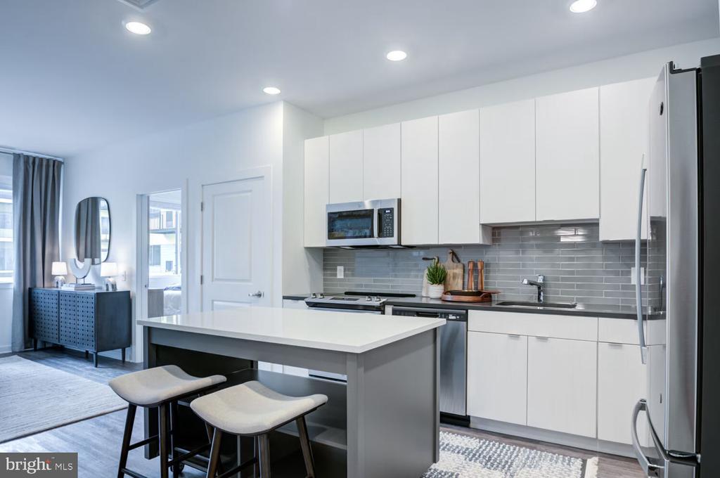 501-31 N COLUMBUS BOULEVARD 2313