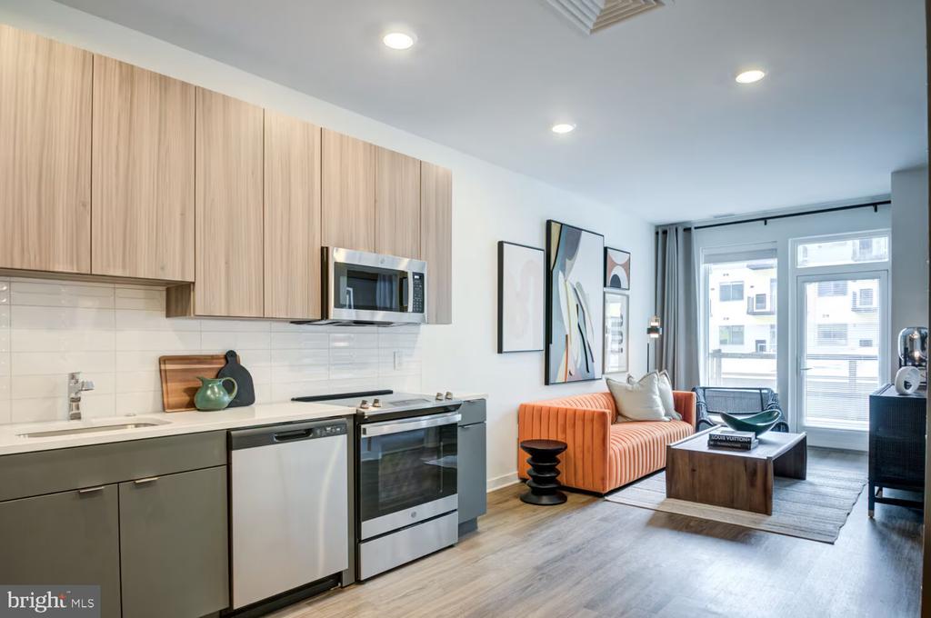 501-31 N COLUMBUS BOULEVARD 2313