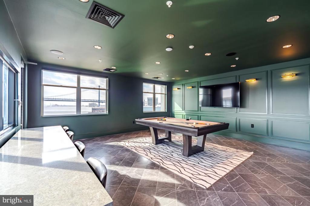 501-31 N COLUMBUS BOULEVARD 2313