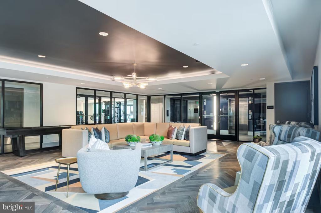 501-31 N COLUMBUS BOULEVARD 2313