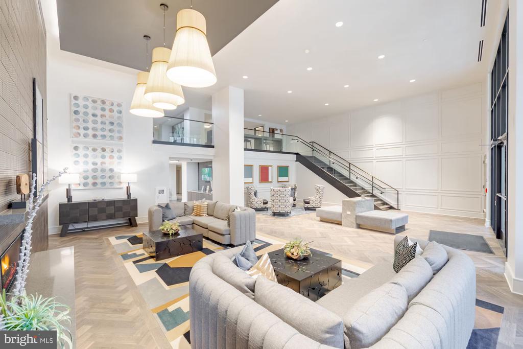 501-31 N COLUMBUS BOULEVARD 2313