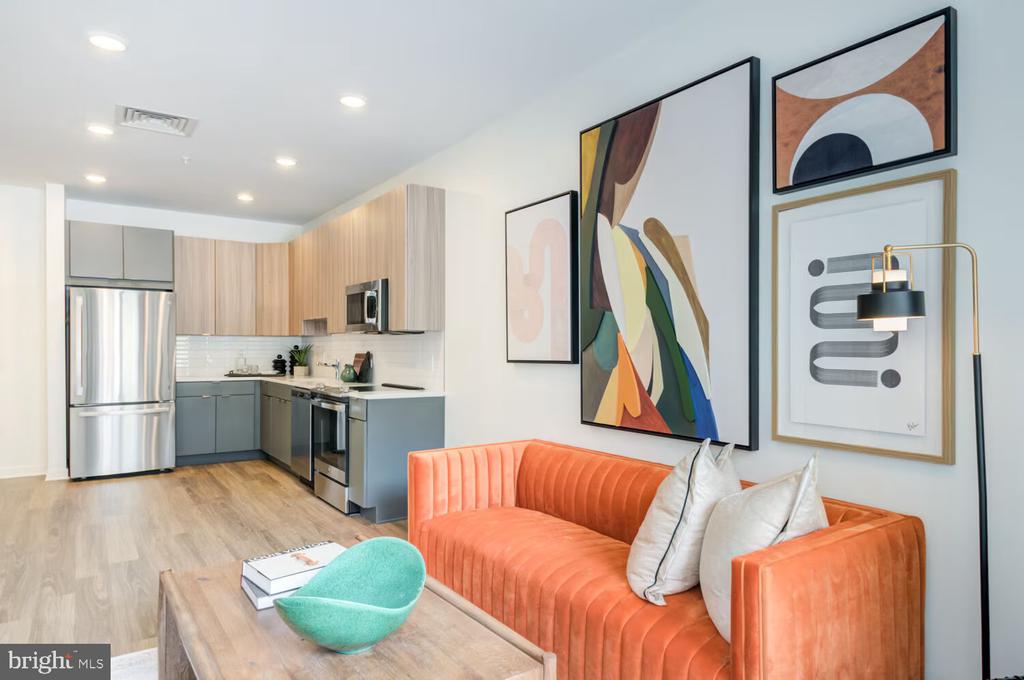 501-31 N COLUMBUS BOULEVARD 2313