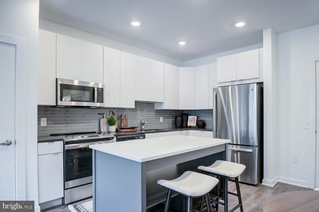 501-31 N COLUMBUS BOULEVARD 2313