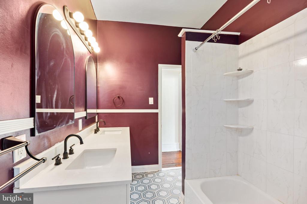 3036 W STILES STREET