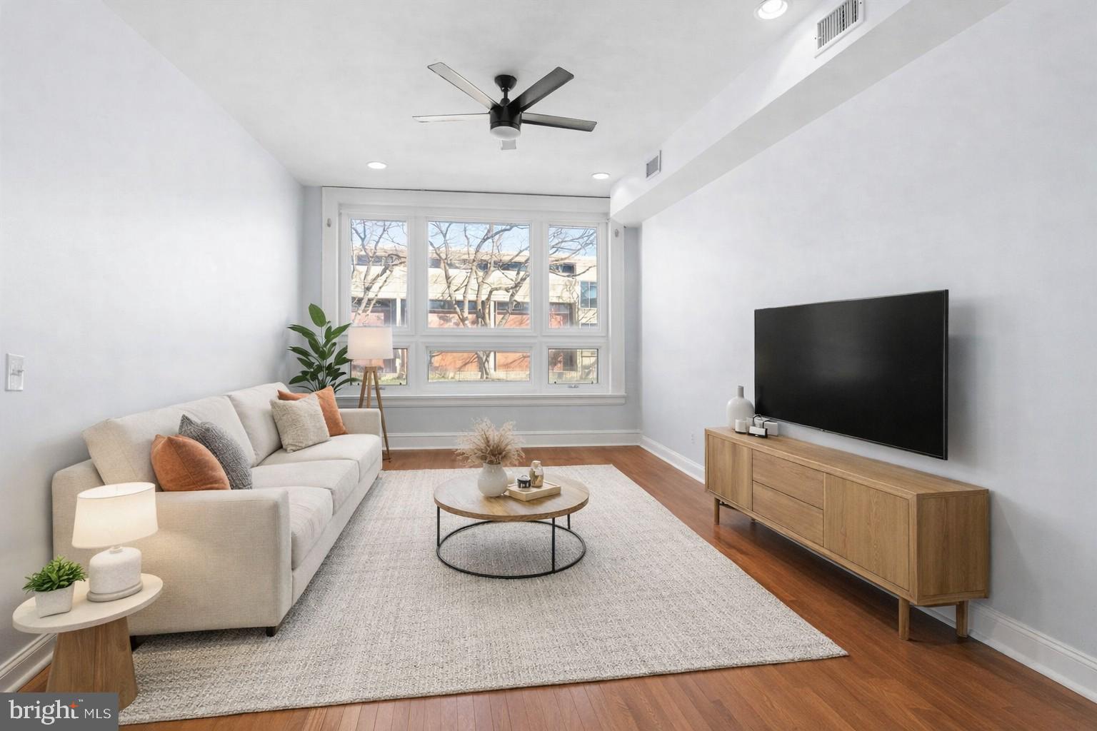 1712 W GIRARD AVENUE 1