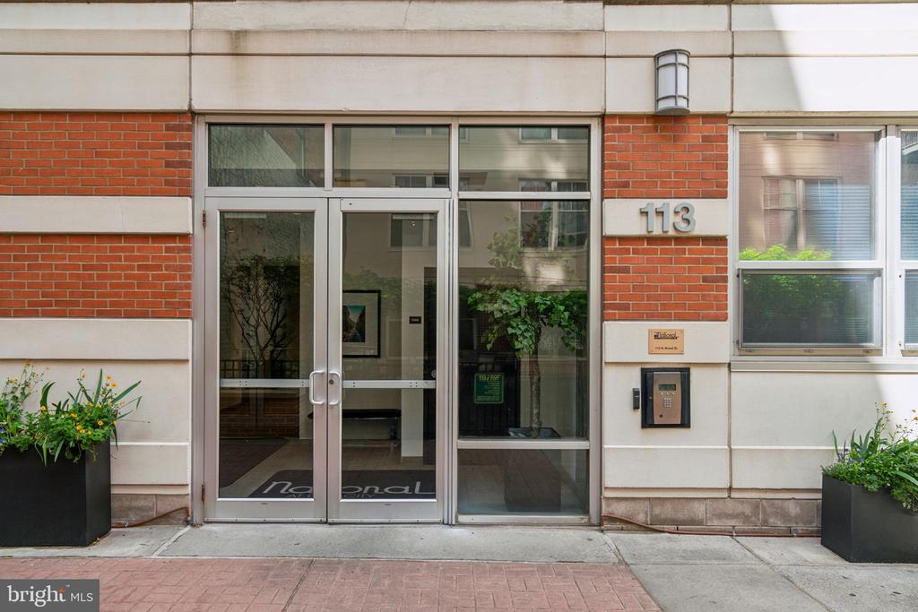 113 N BREAD STREET Unit: 3D1