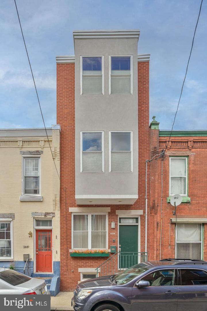 2447 MONTROSE STREET