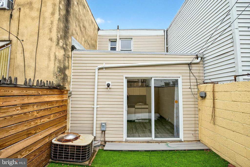 252 SIGEL STREET