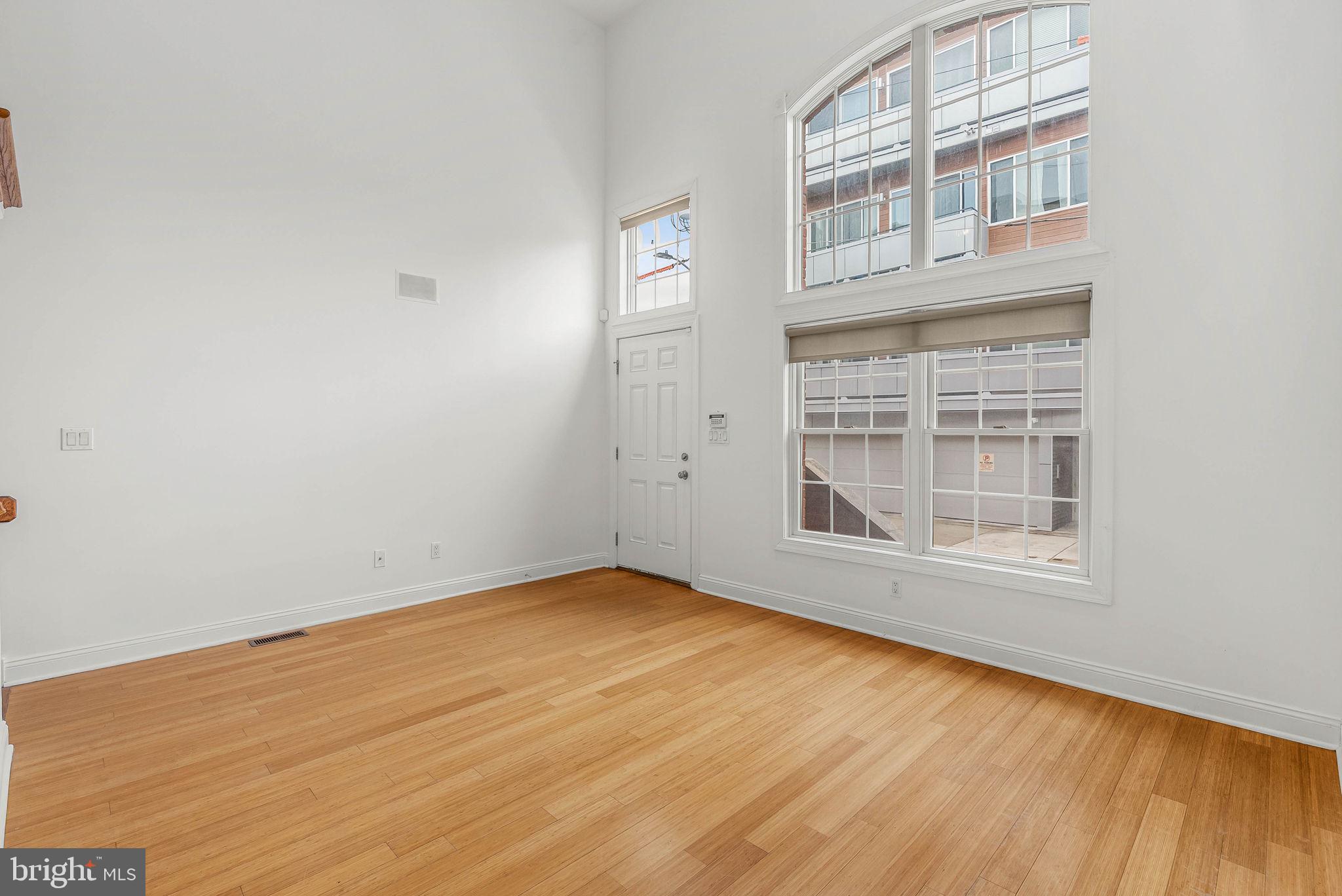 1004 N BODINE STREET