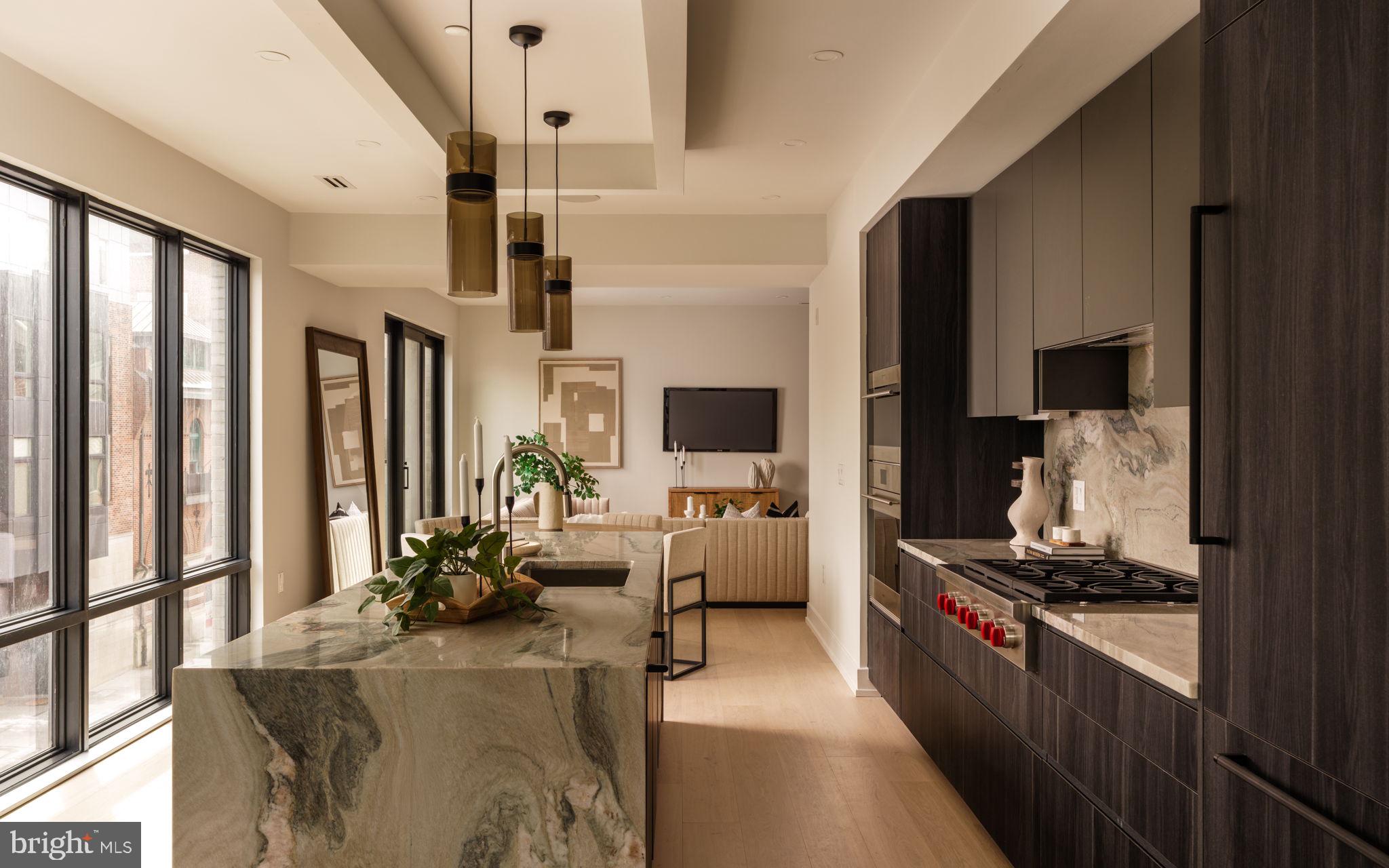 160 N 2ND STREET 64 3R