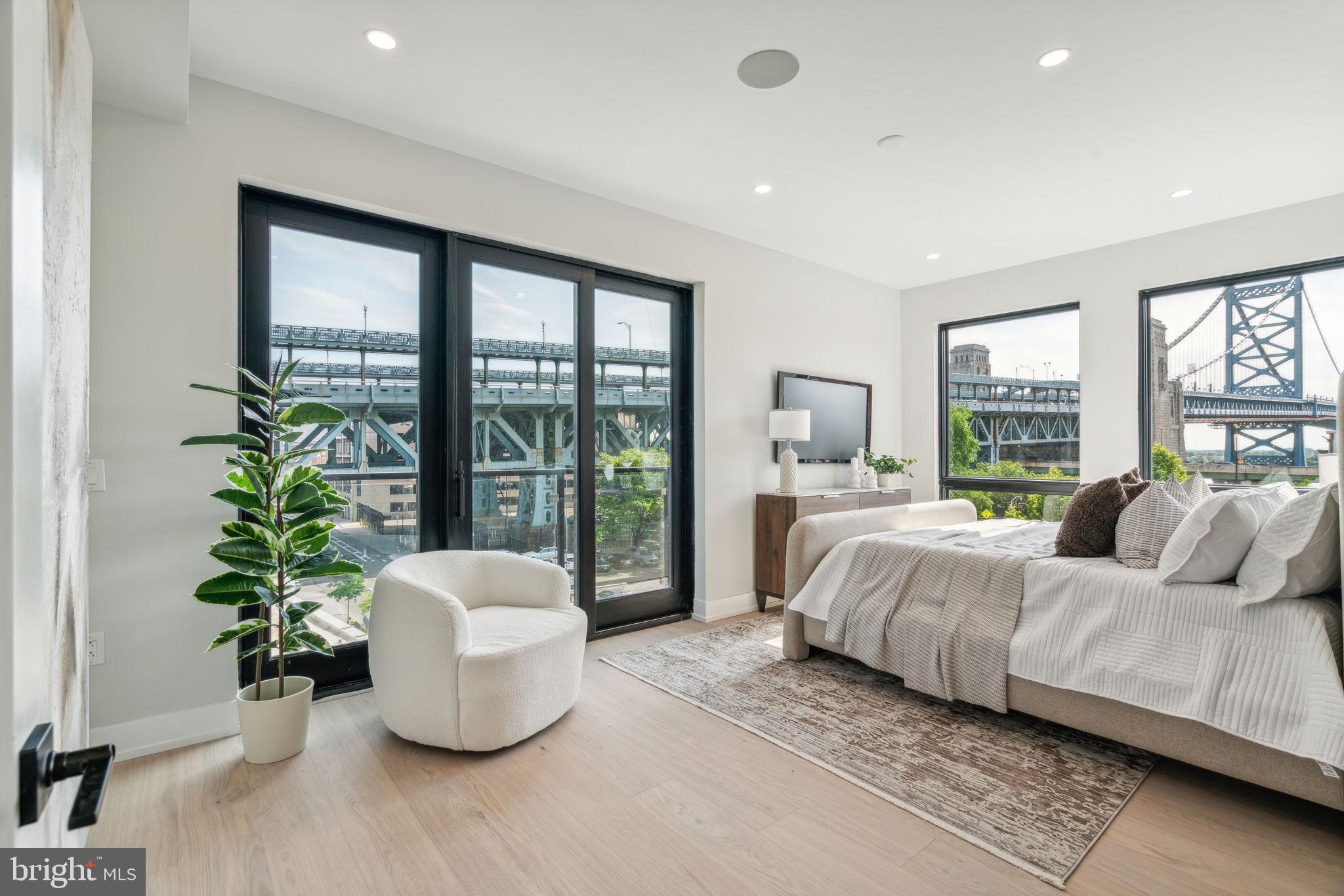 160 N 2ND STREET 64 3R