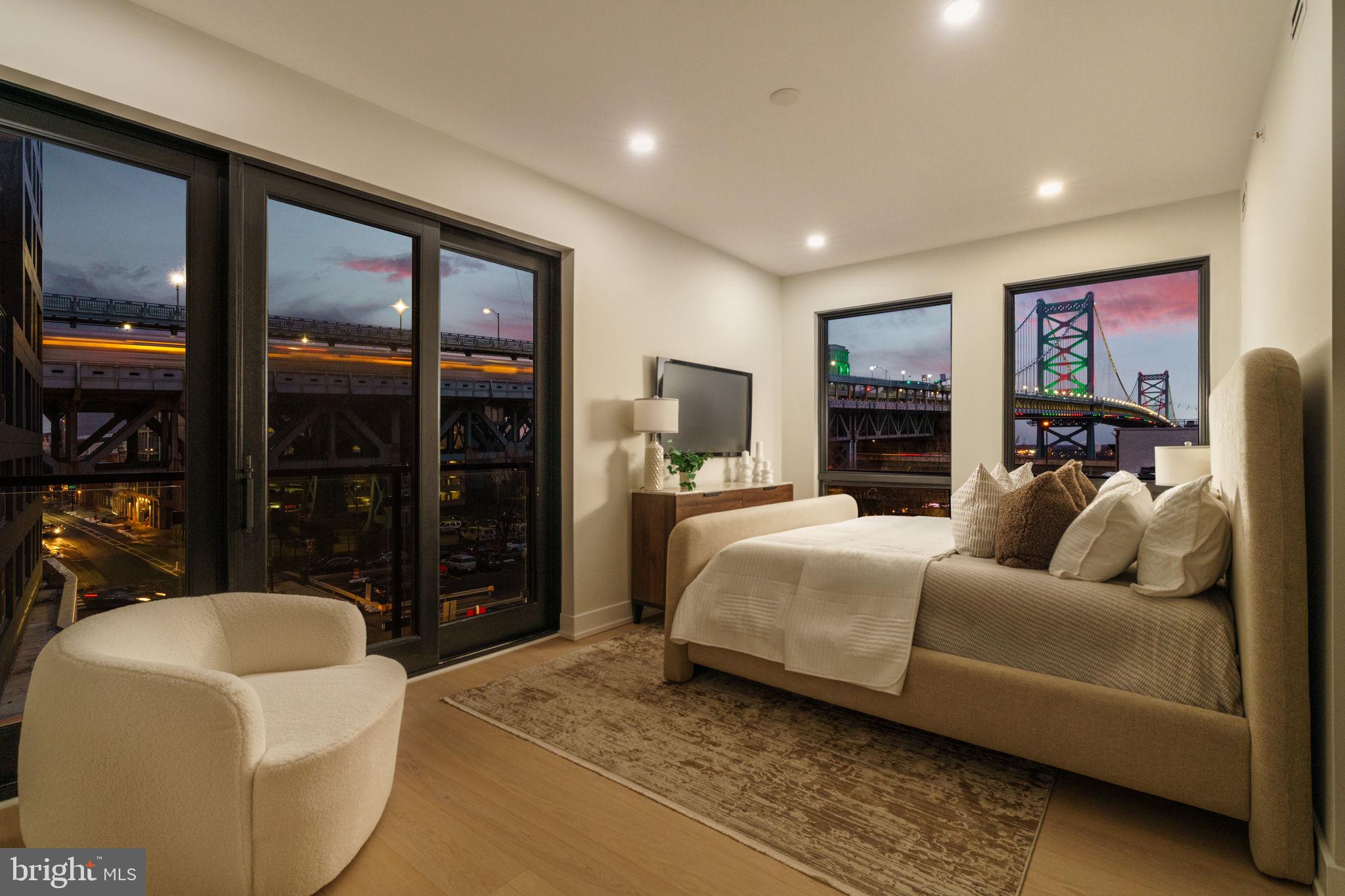 160 N 2ND STREET 64 3R