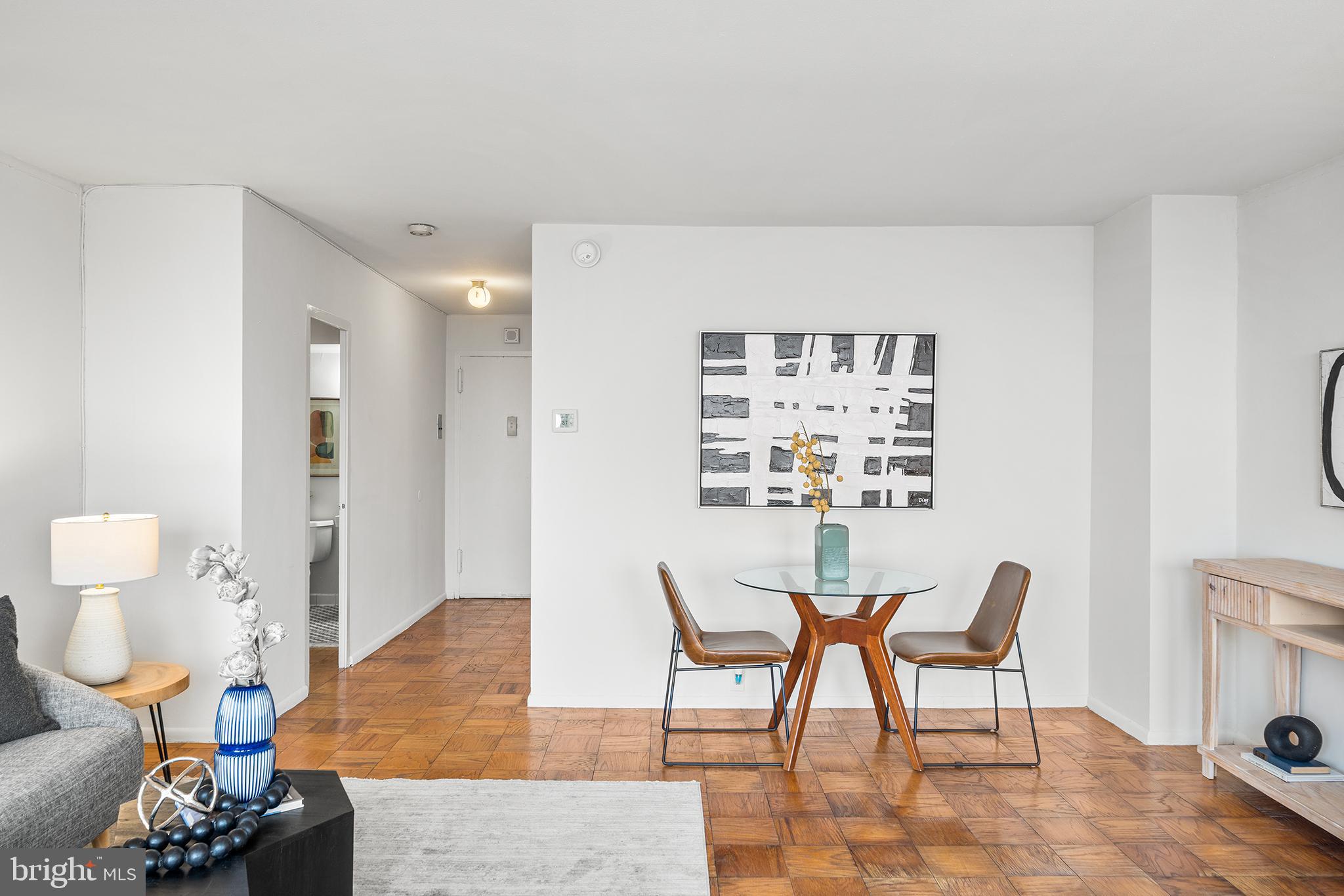 220 LOCUST STREET 25ES