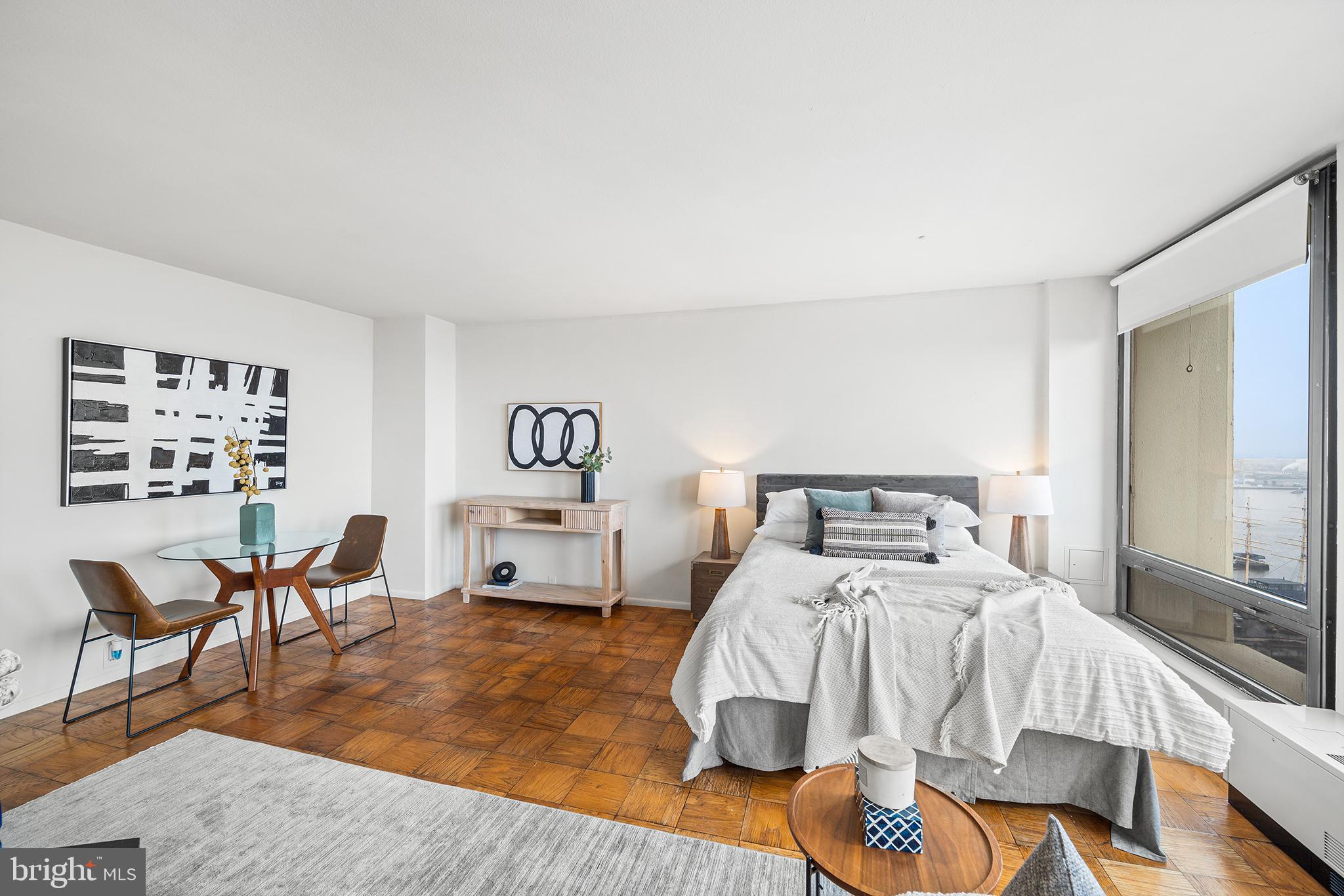 220 LOCUST STREET 25ES