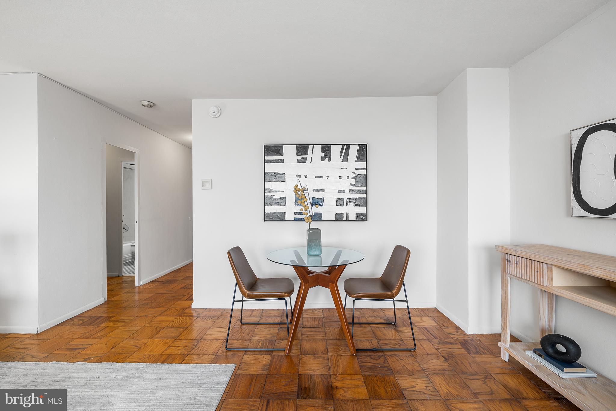 220 LOCUST STREET 25ES