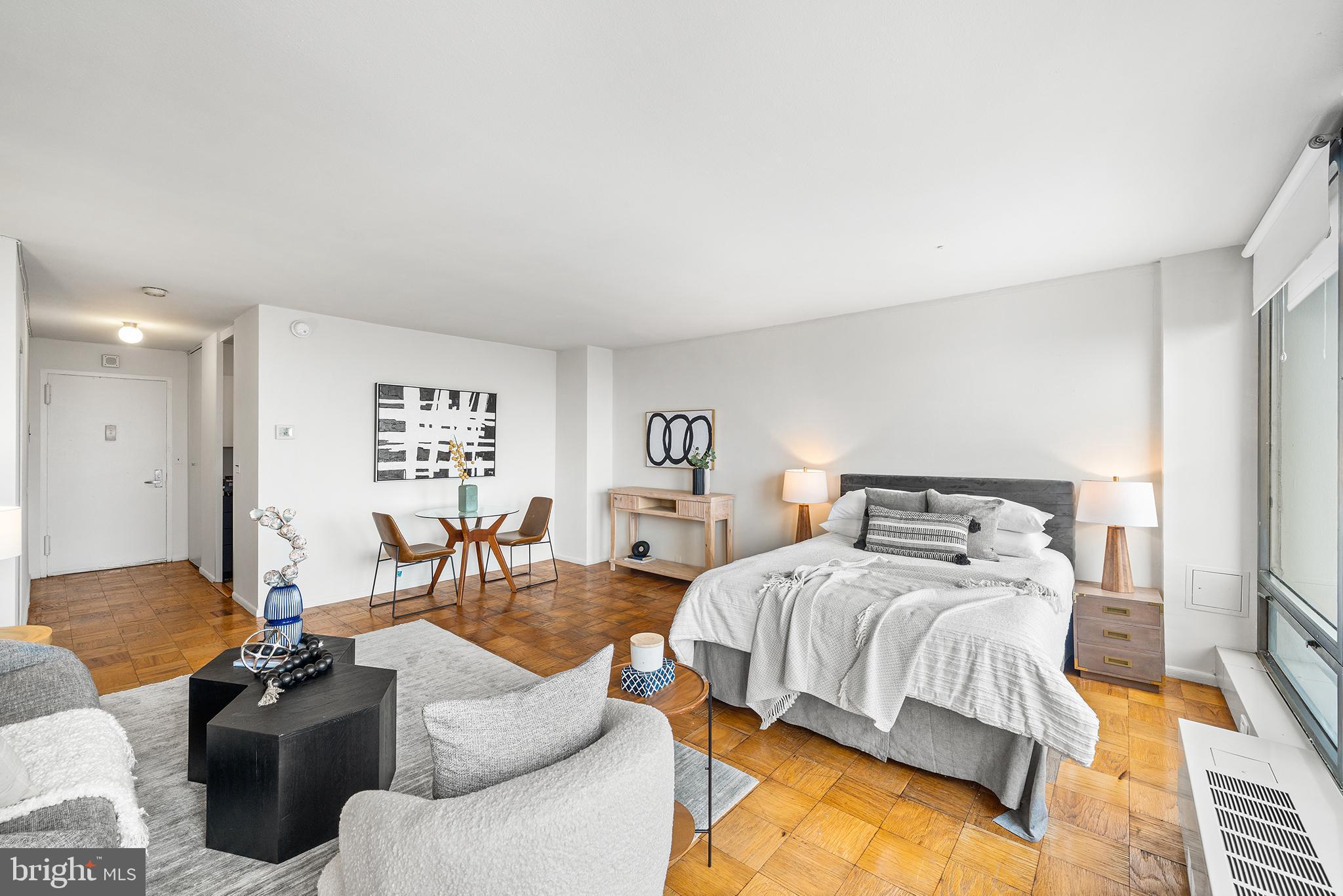 220 LOCUST STREET 25ES
