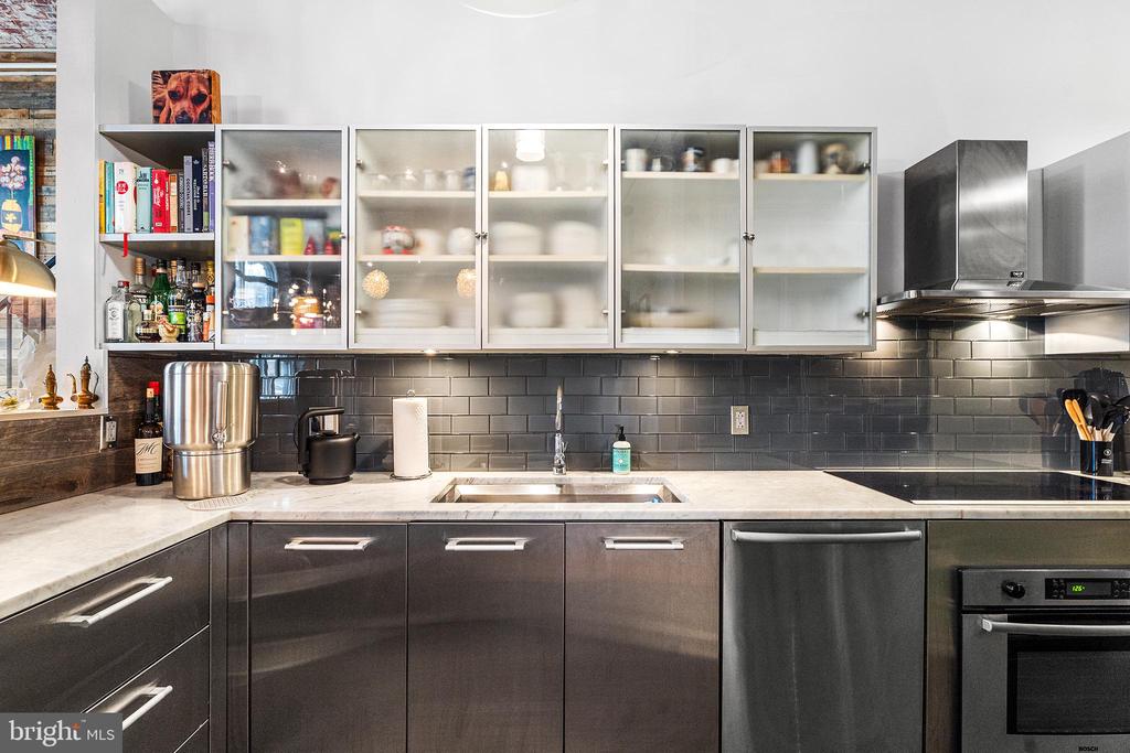 105 S 12TH STREET Unit: 302