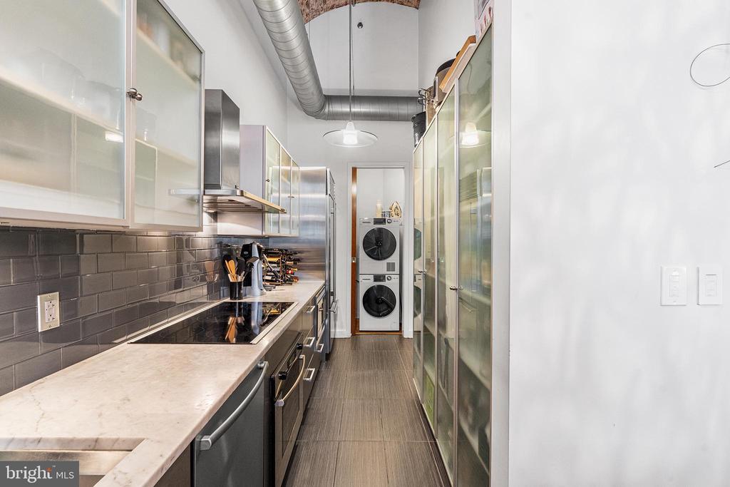 105 S 12TH STREET Unit: 302