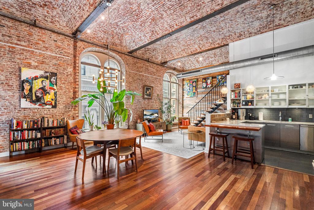 105 S 12TH STREET Unit: 302