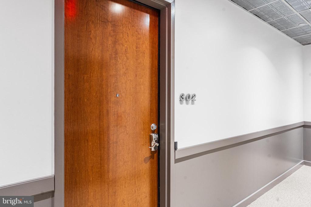 105 S 12TH STREET Unit: 302