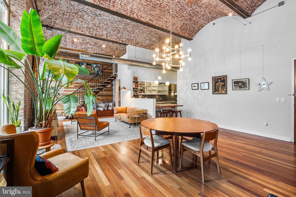105 S 12TH STREET Unit: 302