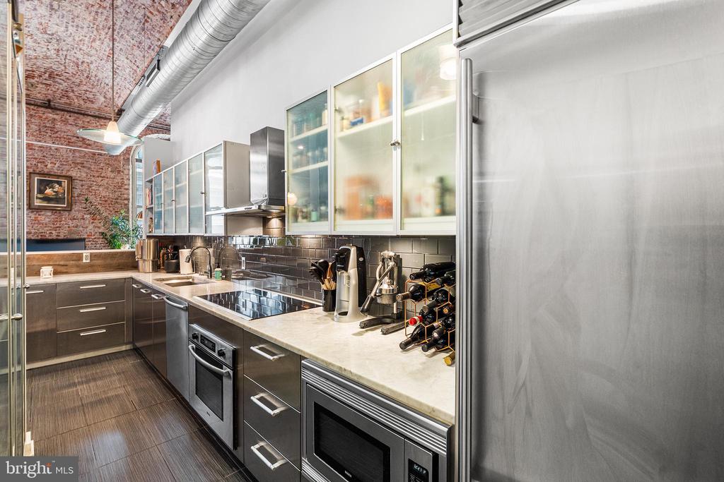 105 S 12TH STREET Unit: 302