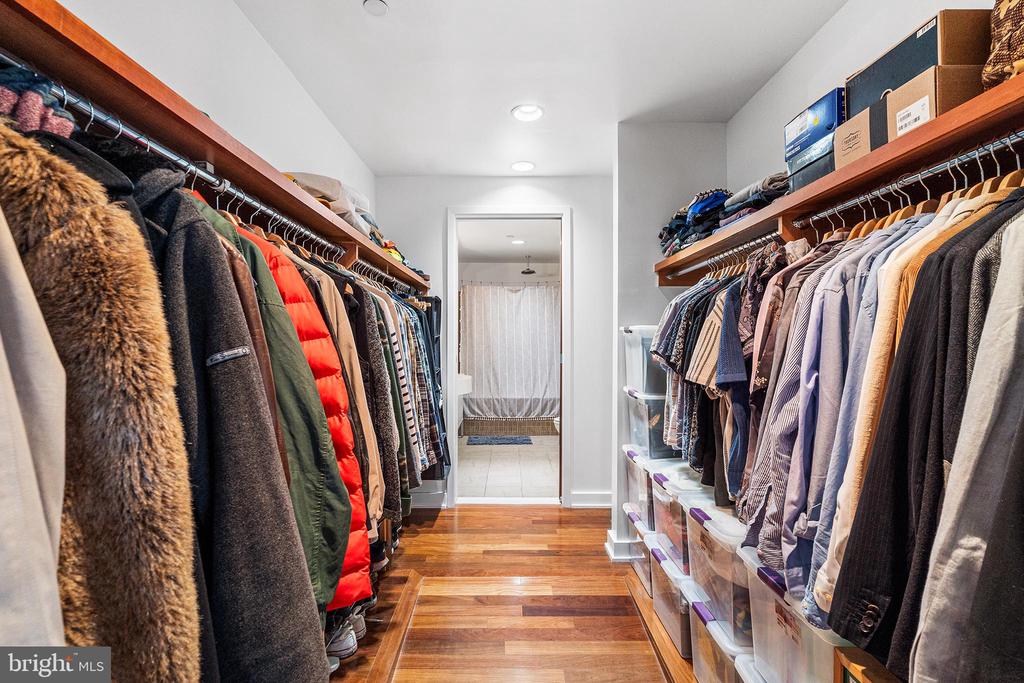 105 S 12TH STREET Unit: 302