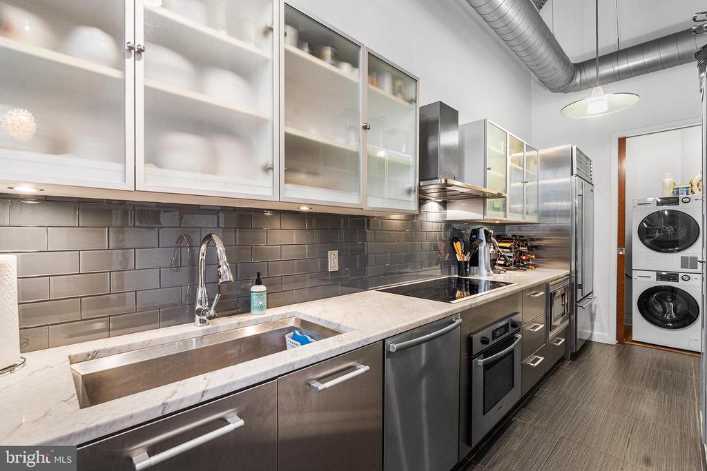 105 S 12TH STREET Unit: 302