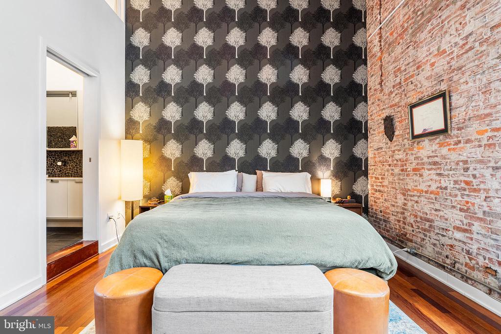 105 S 12TH STREET Unit: 302