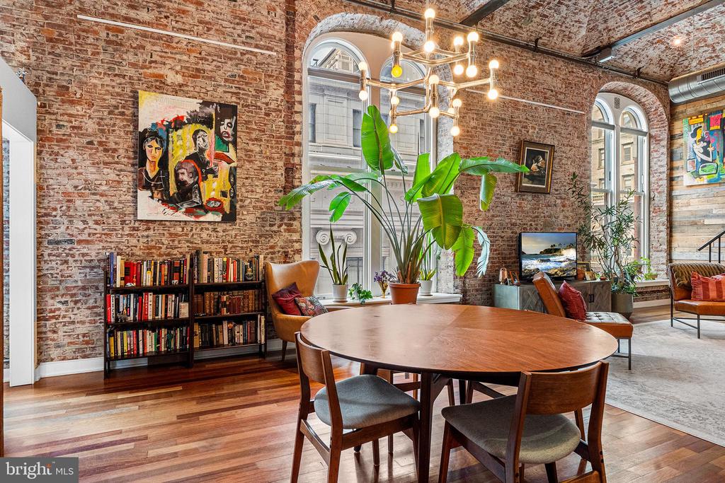 105 S 12TH STREET Unit: 302