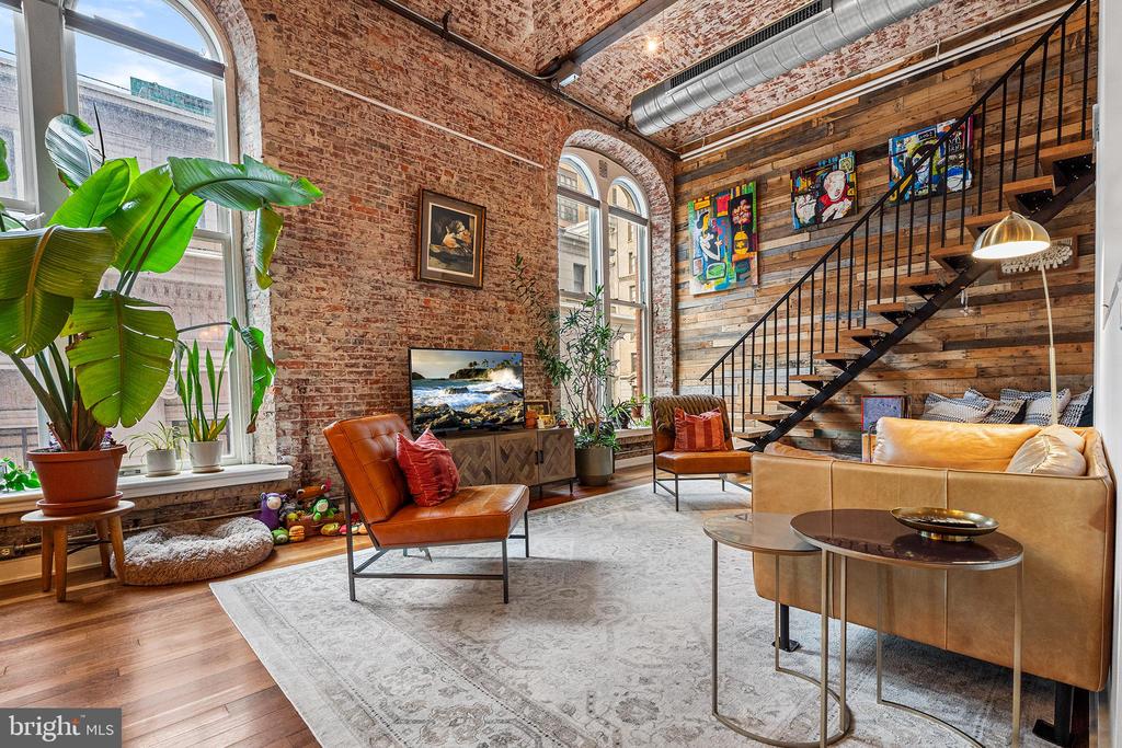 105 S 12TH STREET Unit: 302