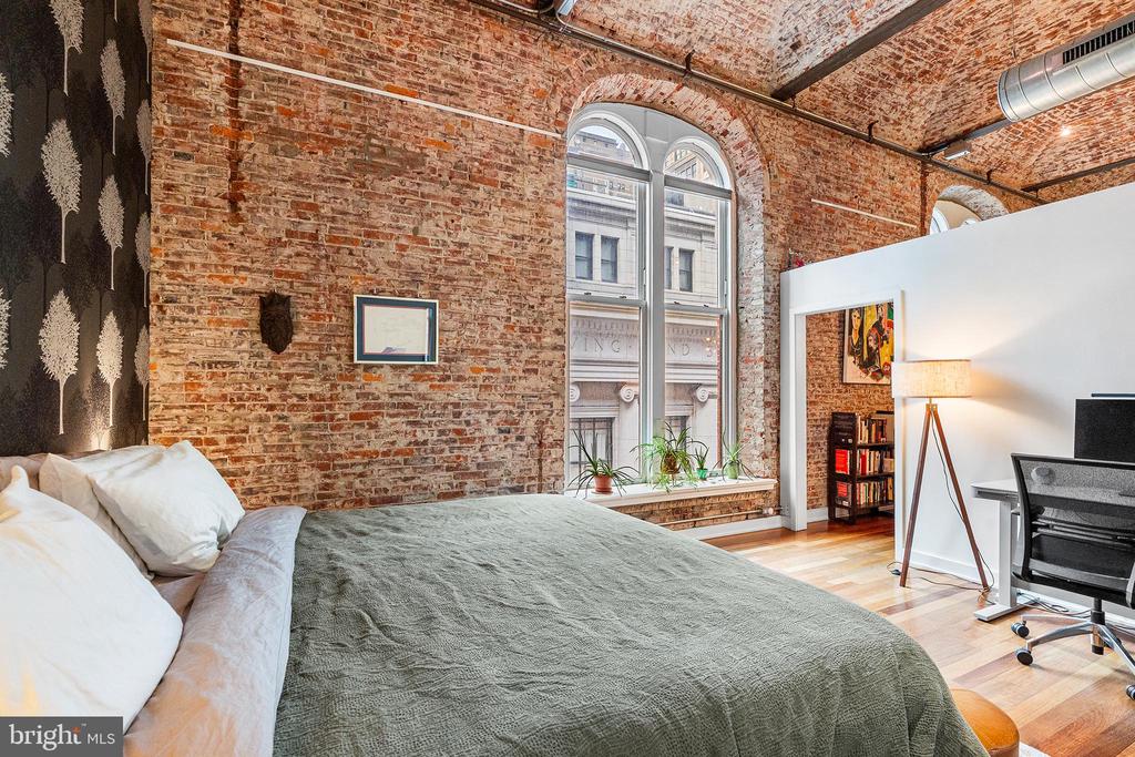 105 S 12TH STREET Unit: 302