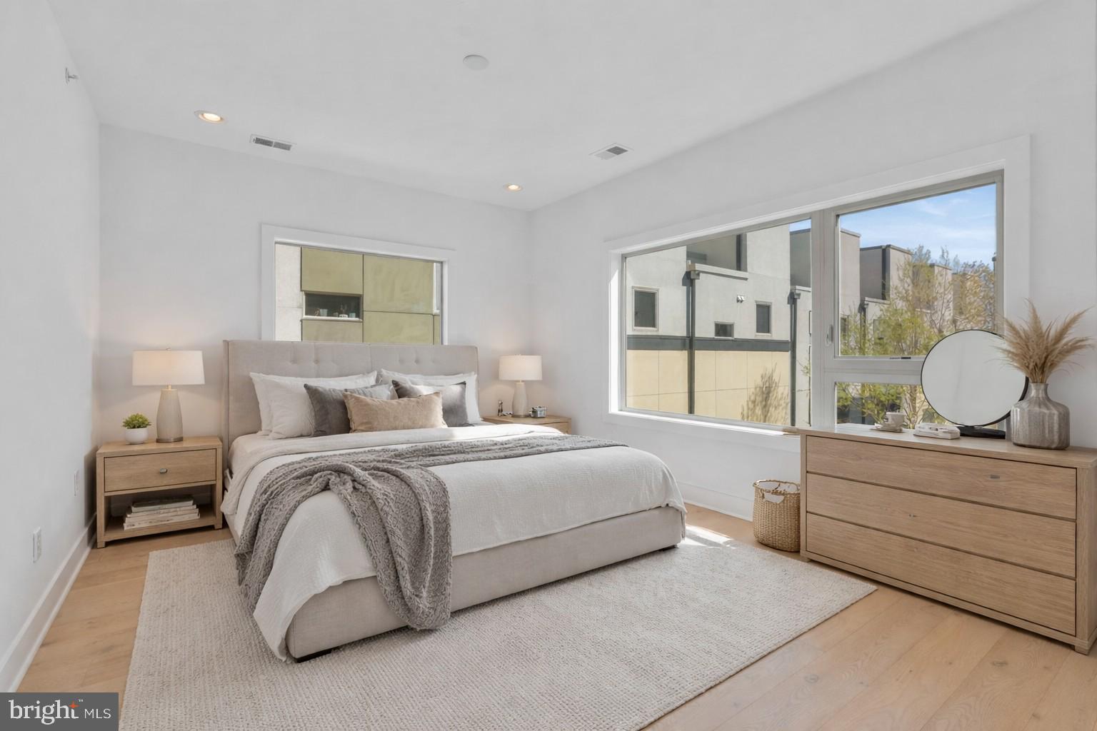 808A MONTROSE STREET