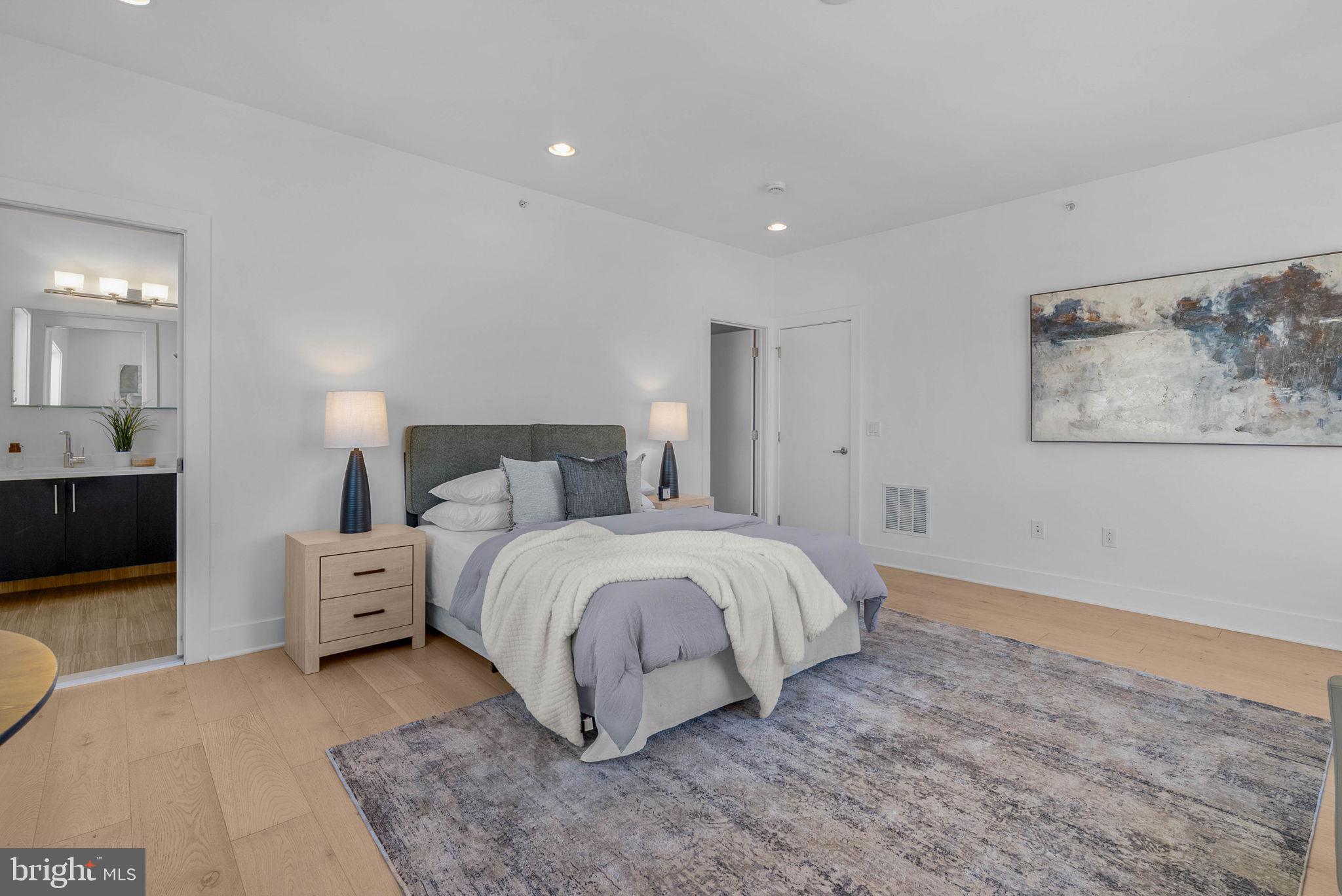 808A MONTROSE STREET