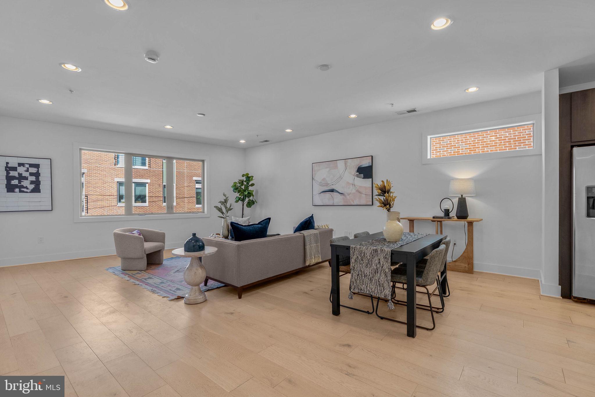 808A MONTROSE STREET