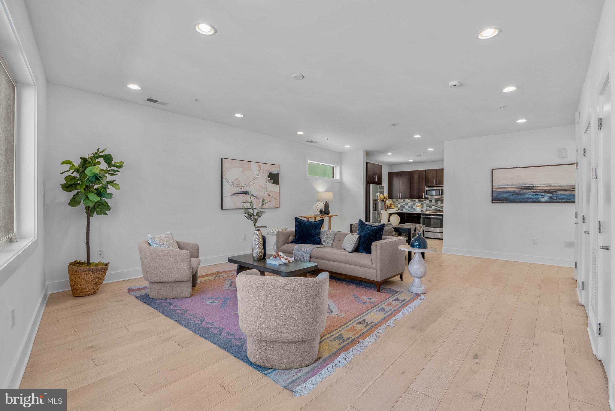 808A MONTROSE STREET