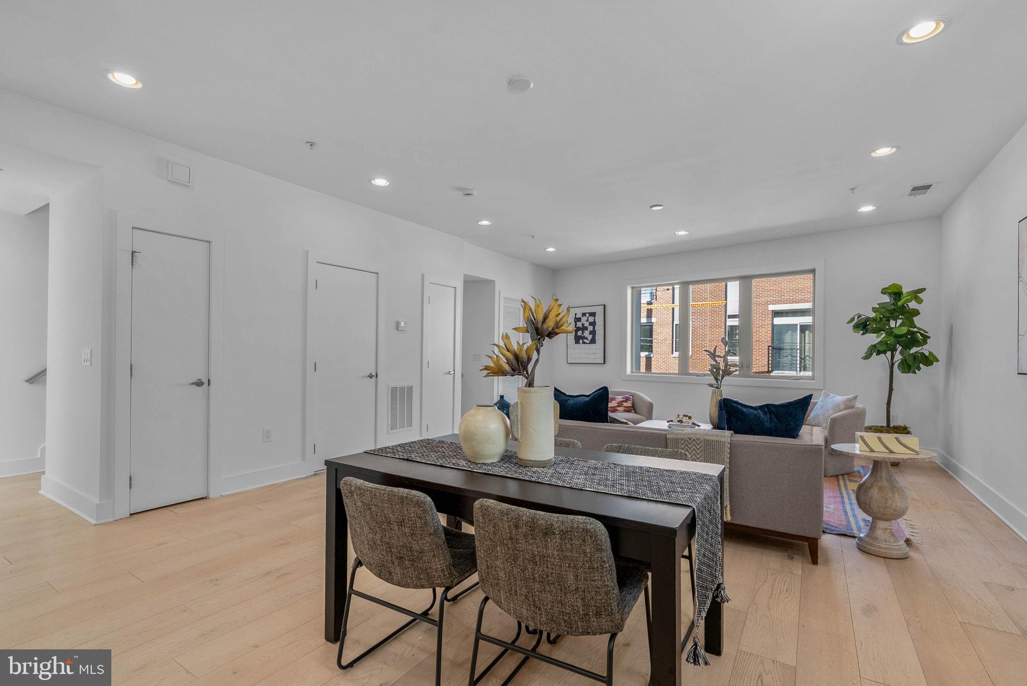 808A MONTROSE STREET