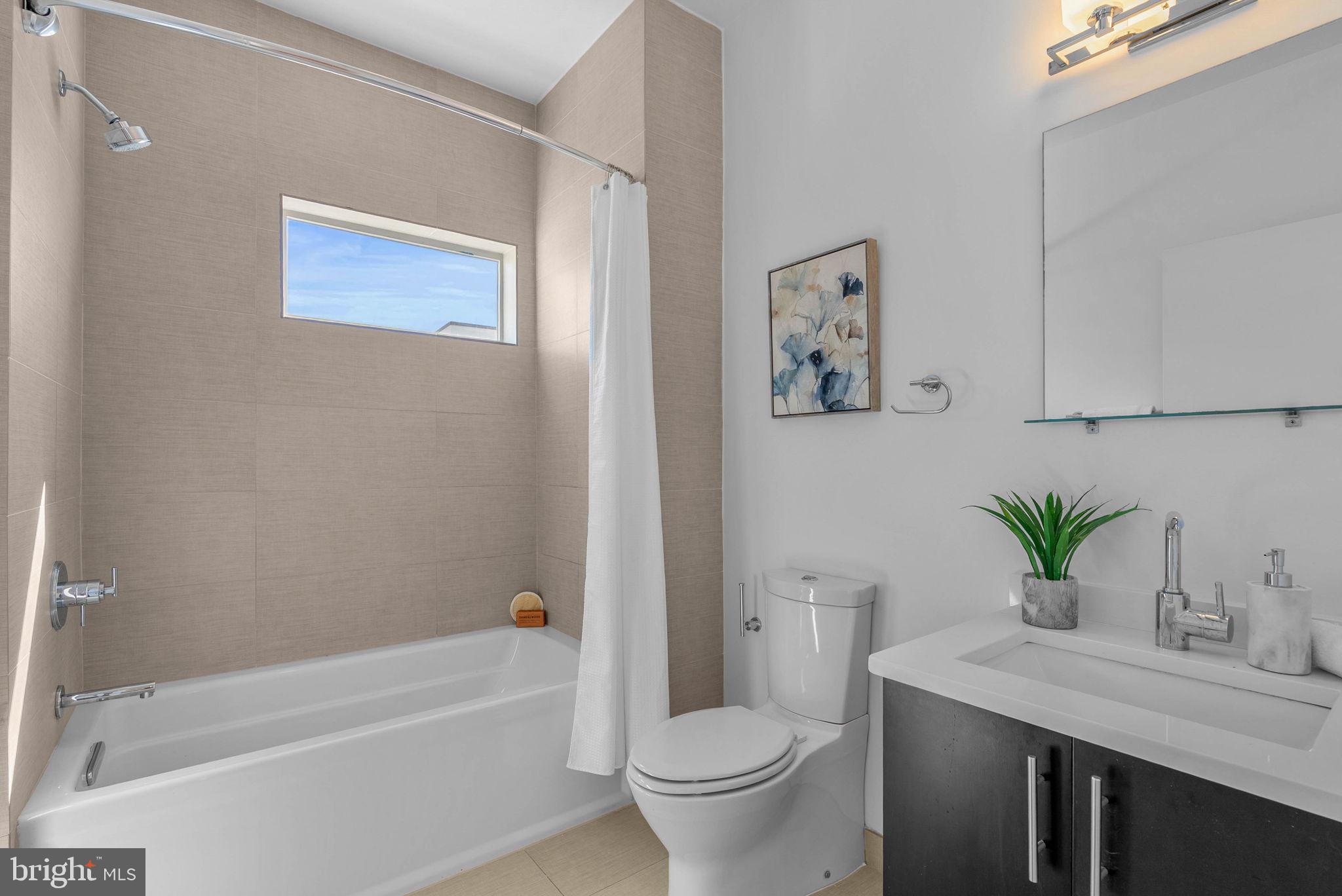 808A MONTROSE STREET