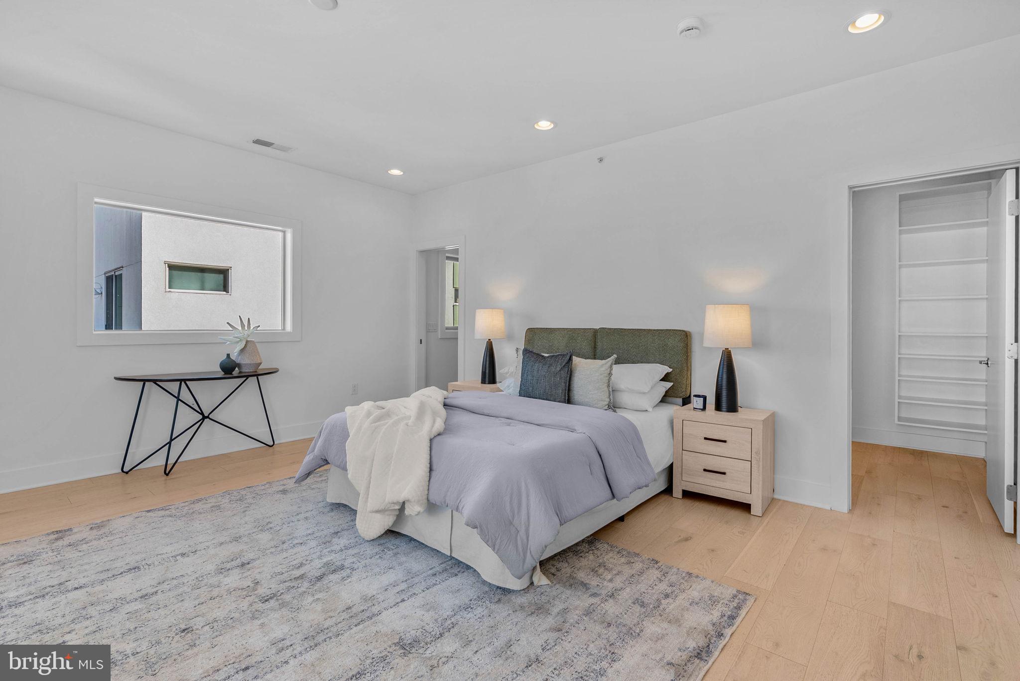 808A MONTROSE STREET