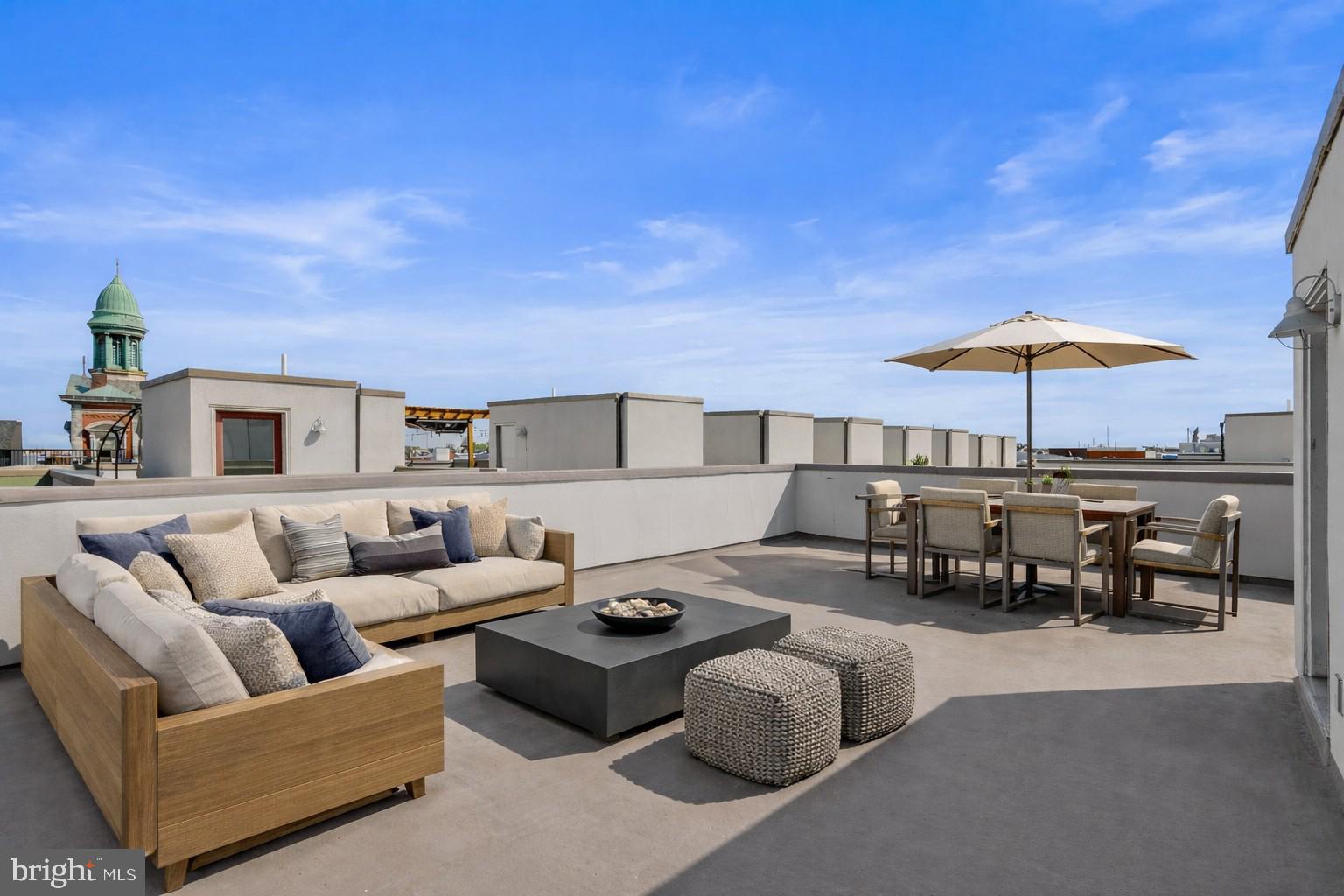 808A MONTROSE STREET