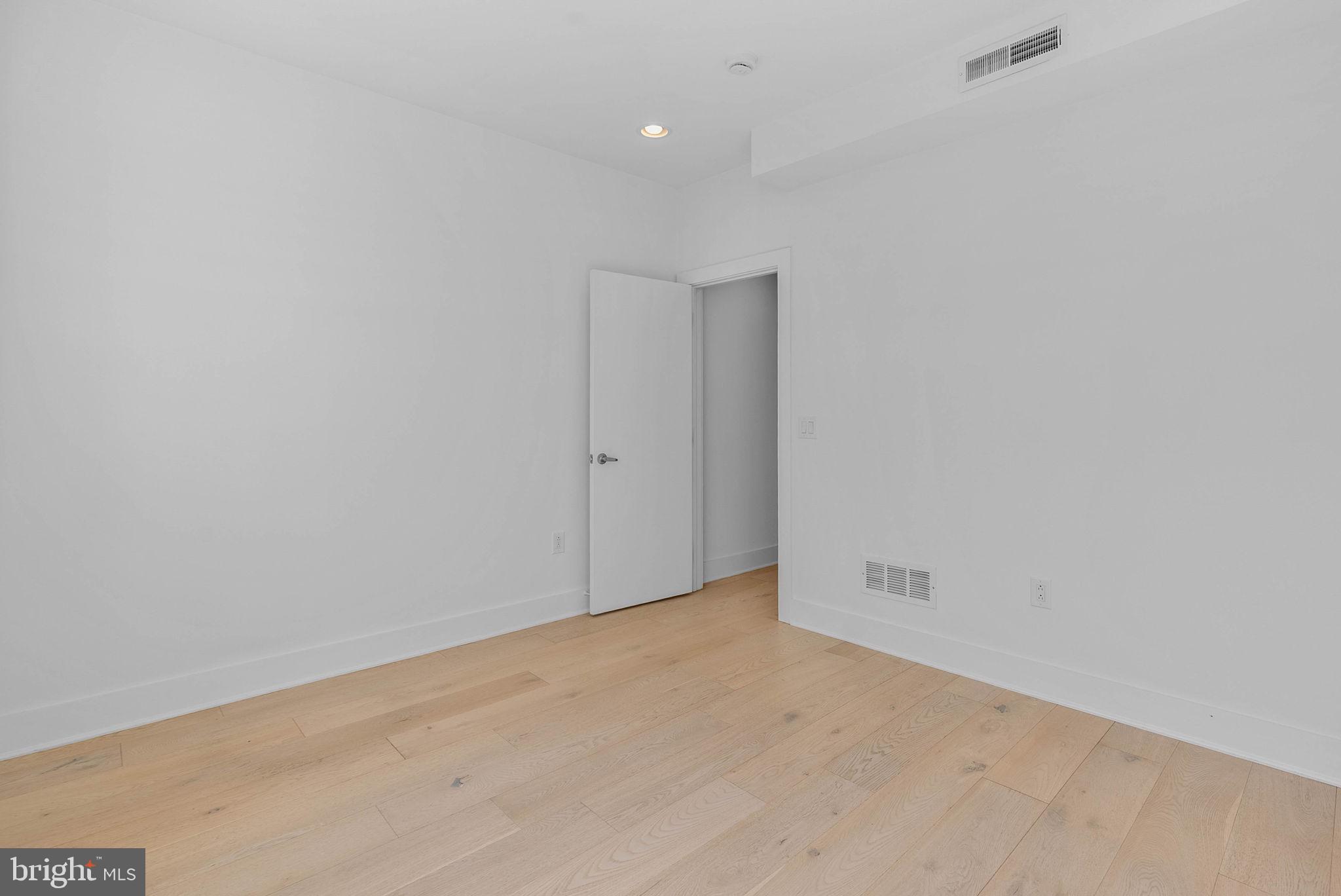 808A MONTROSE STREET