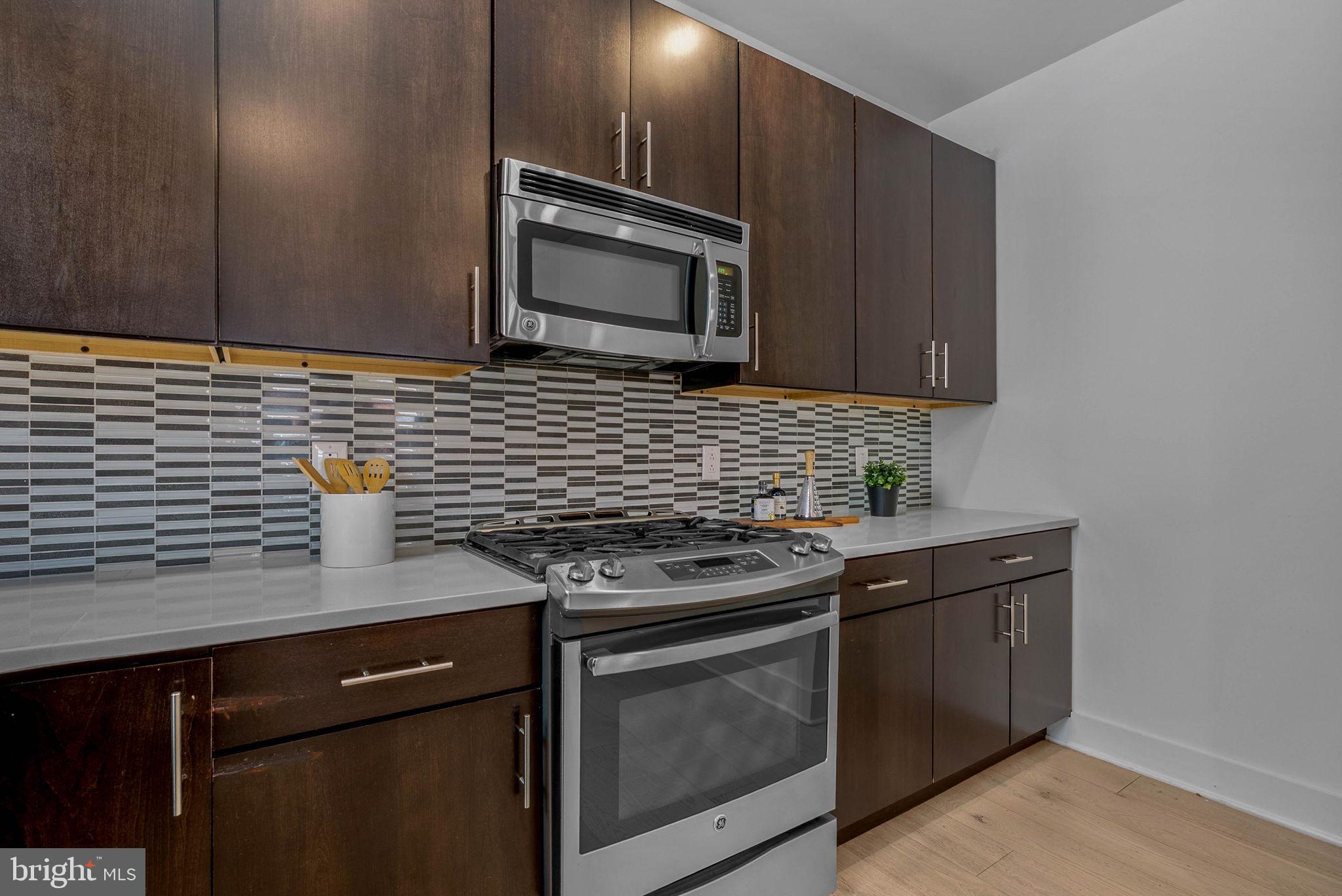 808A MONTROSE STREET