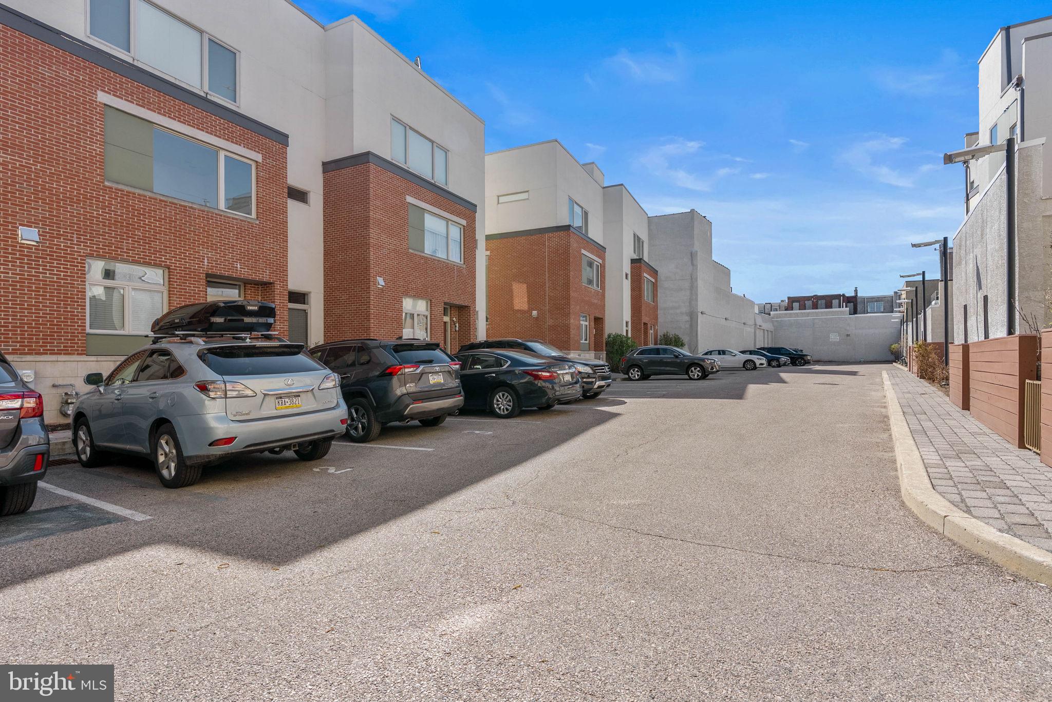 808A MONTROSE STREET