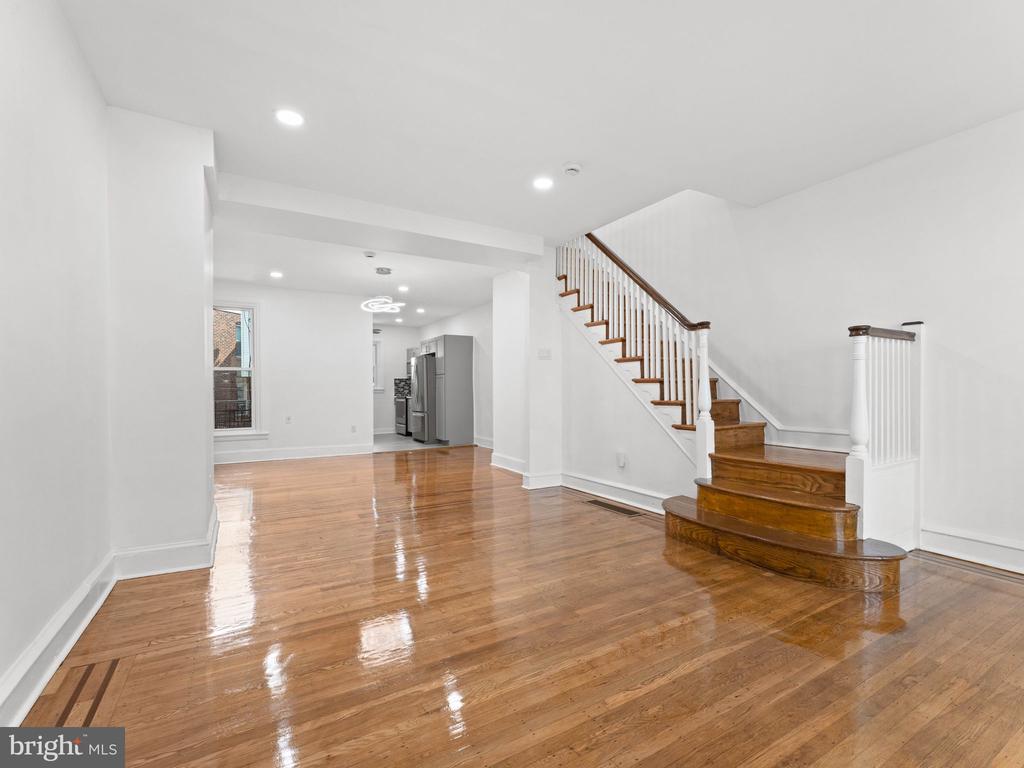 5448 W MONTGOMERY AVENUE