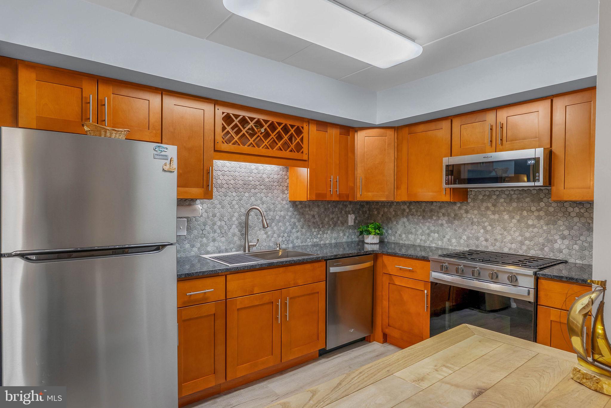 63101 DELAIRE LANDING ROAD 101