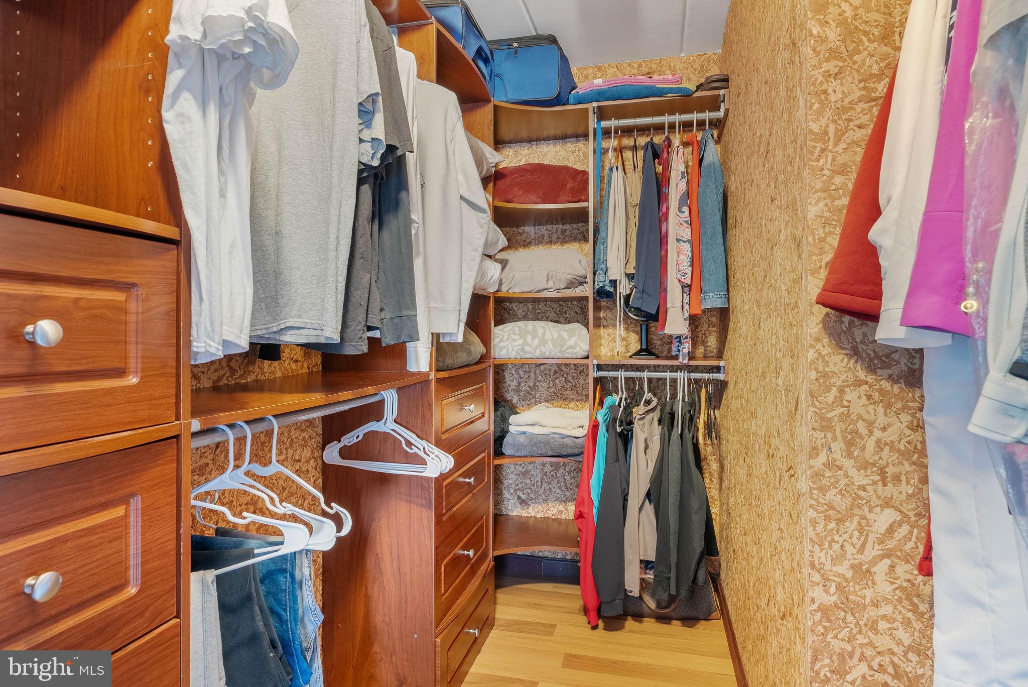 63101 DELAIRE LANDING ROAD 101